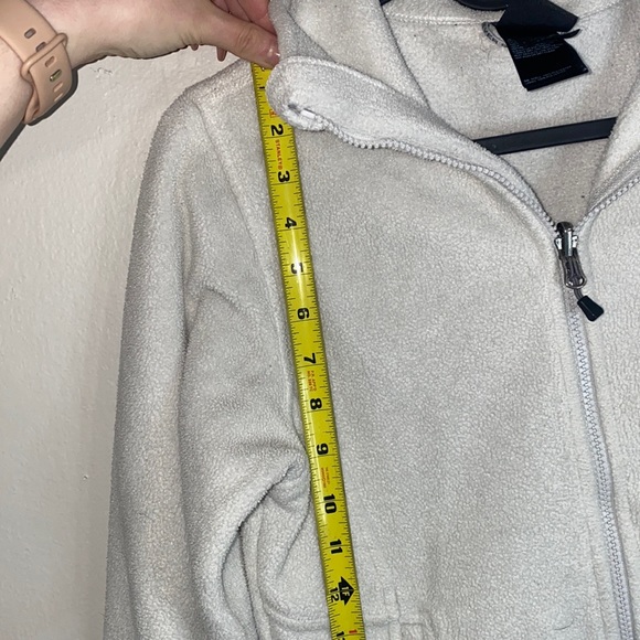 🐚Comfy White North Face fleece zip up! - Picture 7 of 11